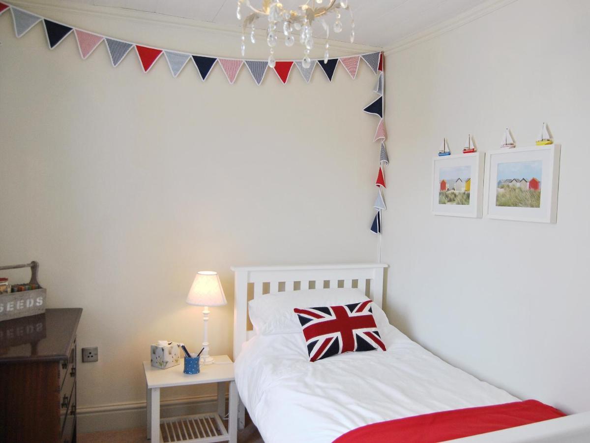 Solent Cottage - Pqqu Yarmouth  Kültér fotó