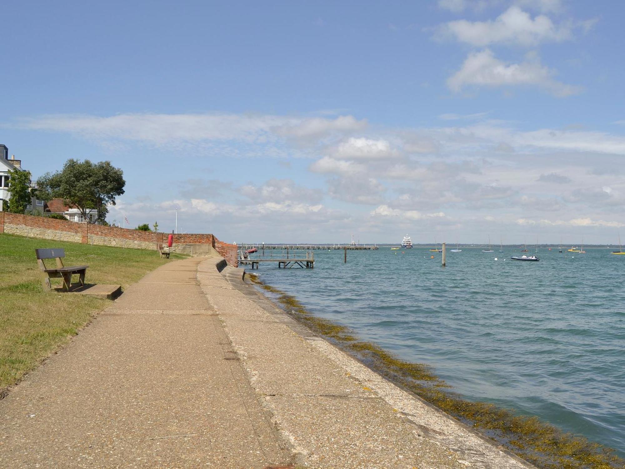 Solent Cottage - Pqqu Yarmouth  Kültér fotó